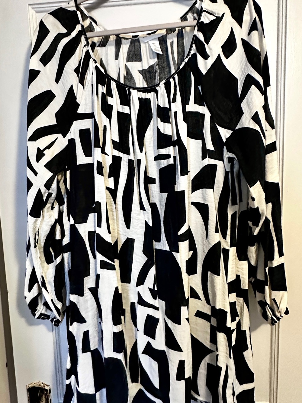 H&M black/white graphic pattern dress